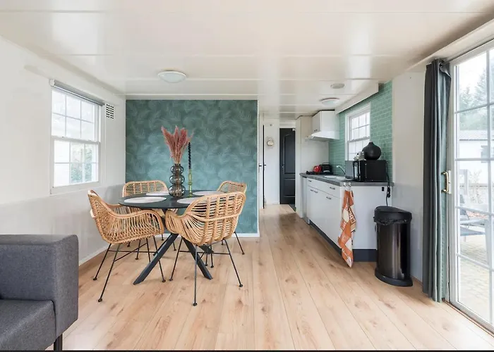 Lodge Valkenbosch - De Pimpel 12 *