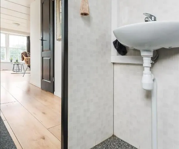 Lodge Valkenbosch - De Pimpel 12 *