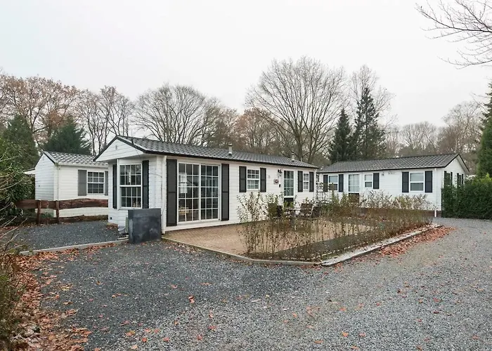 Valkenbosch - De Pimpel 12 Lodge *